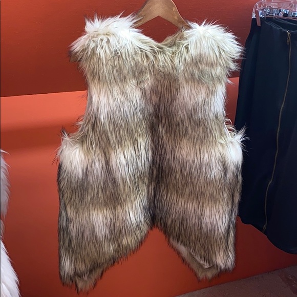 Trendy vest - Picture 2 of 2